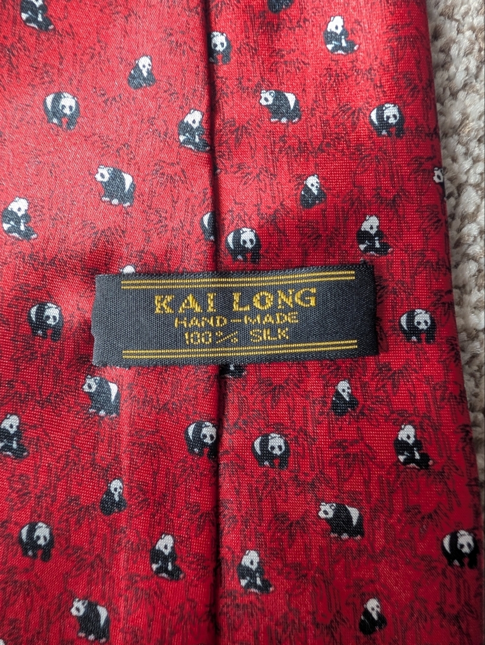 Kai Long 100% Silk Panda Pattern Red Tie - Picture 3 of 4